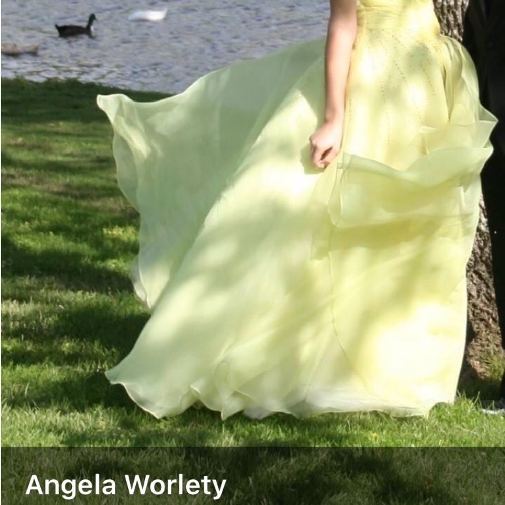 Canary yellow prom dress size 6/8